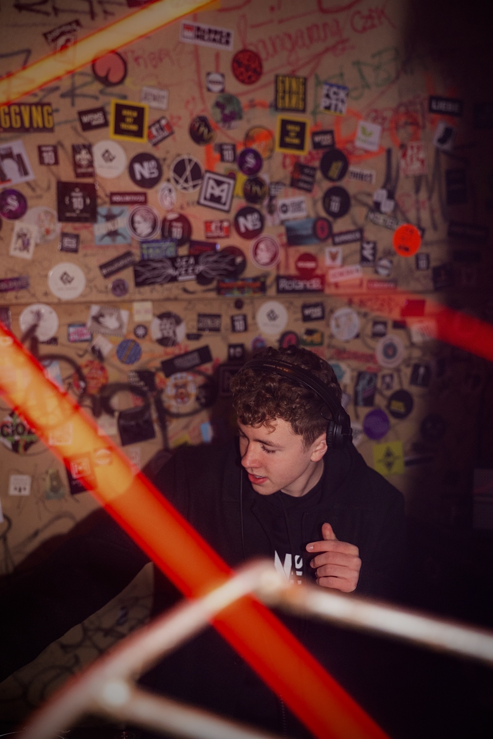 DJ NUS (@nus_music) aus Köln/Cologne/Bonn Deutschland/Germany, DJs, DJ Set, DJ Gig, Festival, Club, Event, Open Air, Techno, Melodic Techno, House Music, Musik, TechHouse, Afro House, Deep House, EDM, Elektro, Rave, Raven, Linus Moog, Melodic House, Helios37, Ehrenfeld, DJ Life, Pioneer DJ, Booking, EDM, Electronic Dance Music, Tanzen, Dance, Party, Musik production, producer